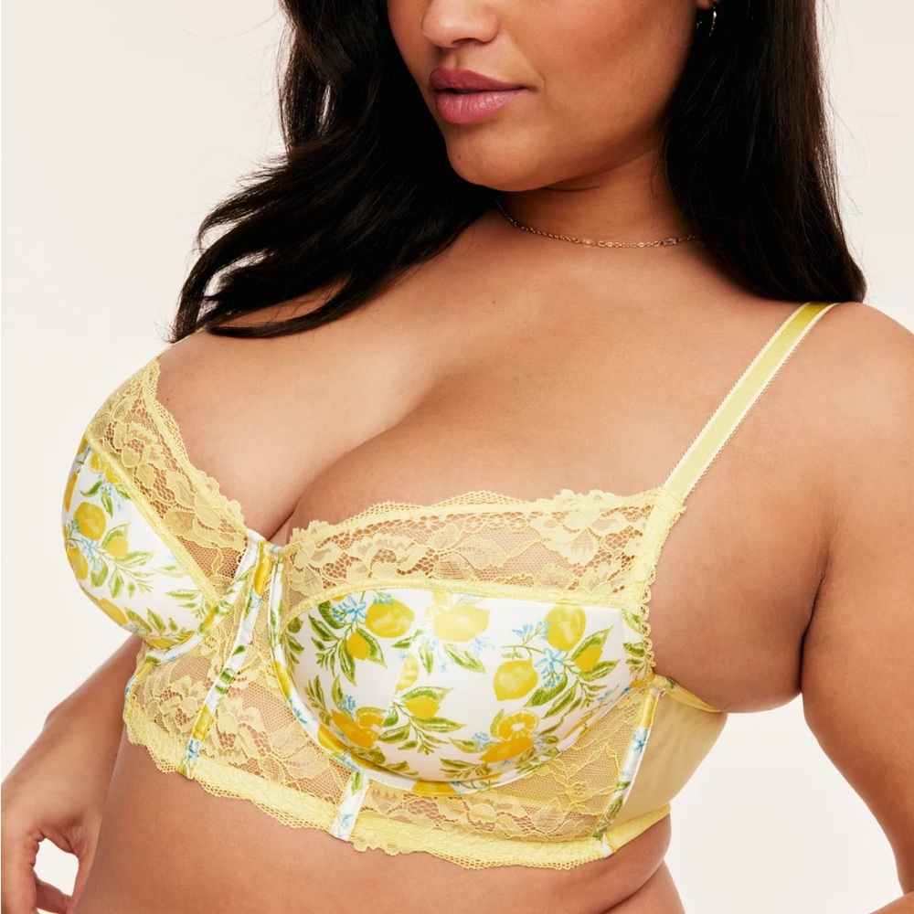 Adore Me Yellow Lemon Print Lace Bra Set
